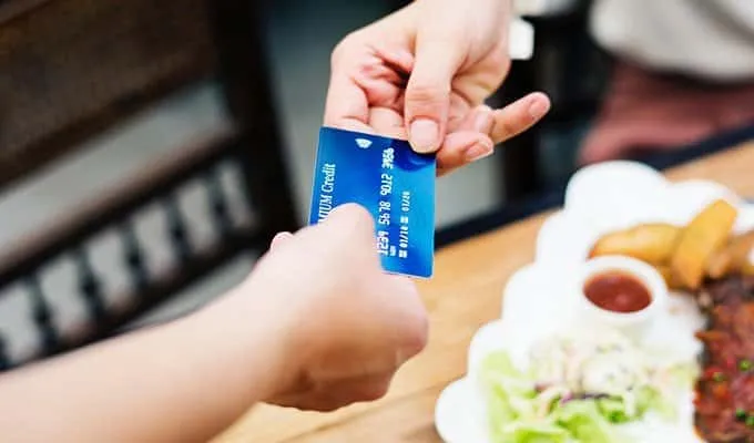 Does anyone still use Traveller’s Cheques in Barcelona?