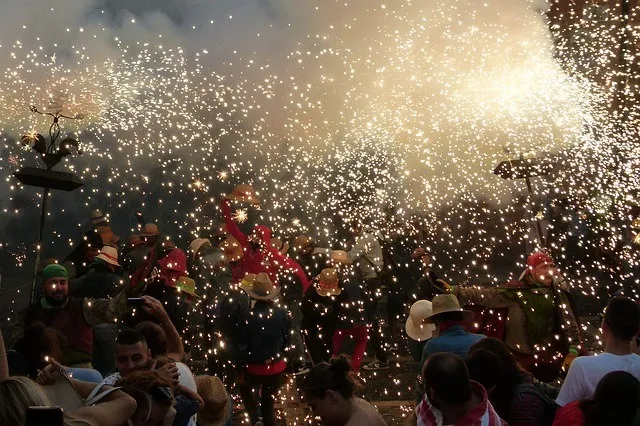 Correfoc in Barcelona: Fire and devils on the downtowns