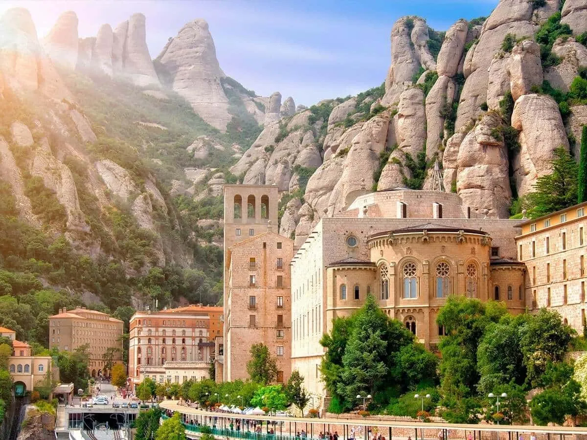 How to get to Montserrat from Barcelona by train