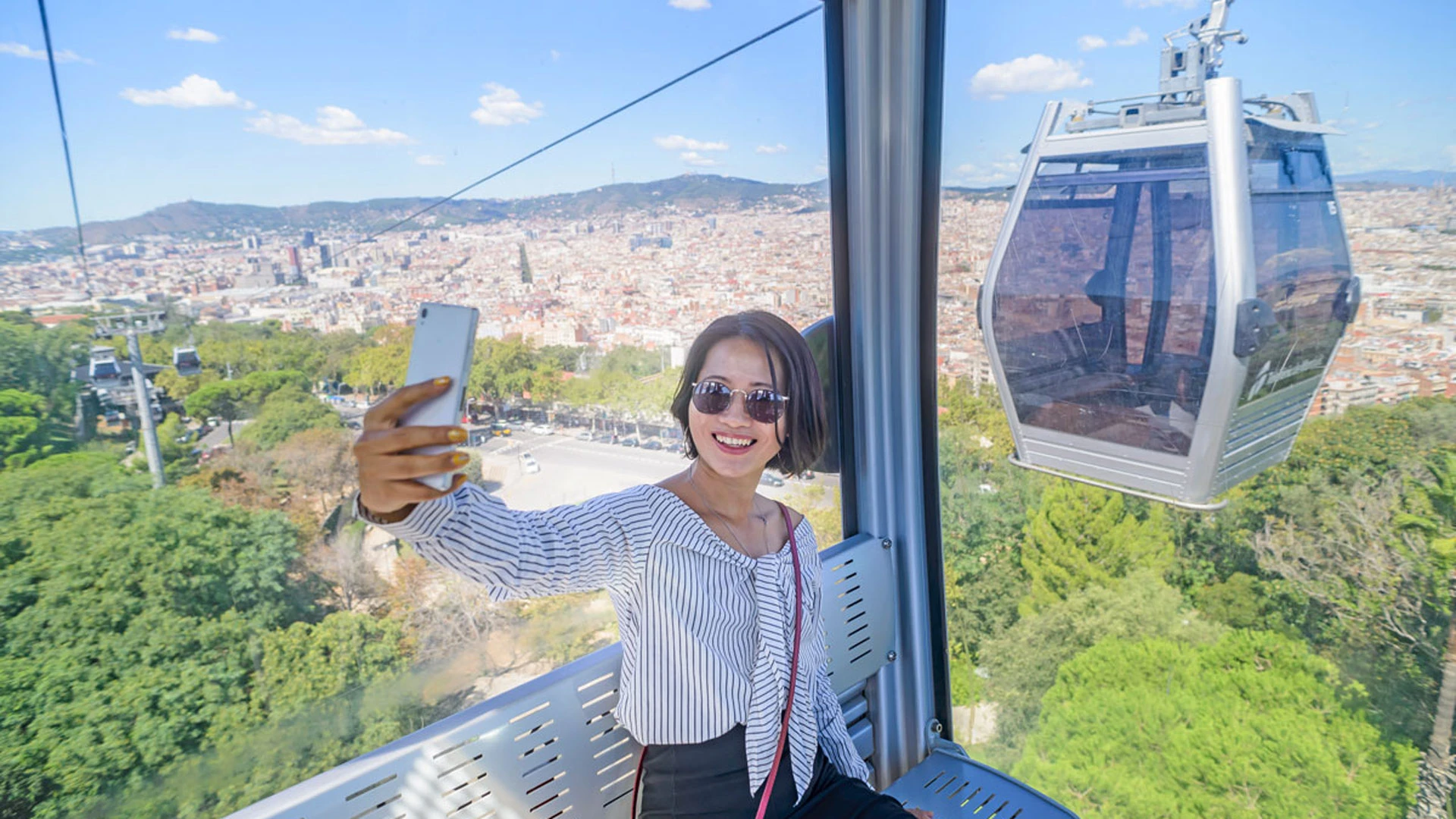 Private Tour: Barcelona 360º E-Bike, Cable Car & Walking