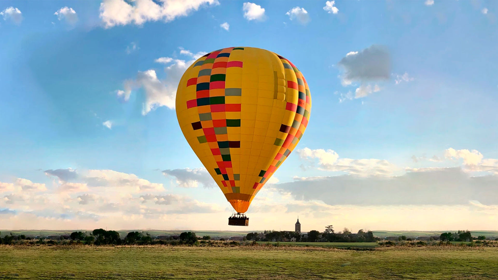 Private Tour: Évora Hot Air Balloon & Guided City Tour