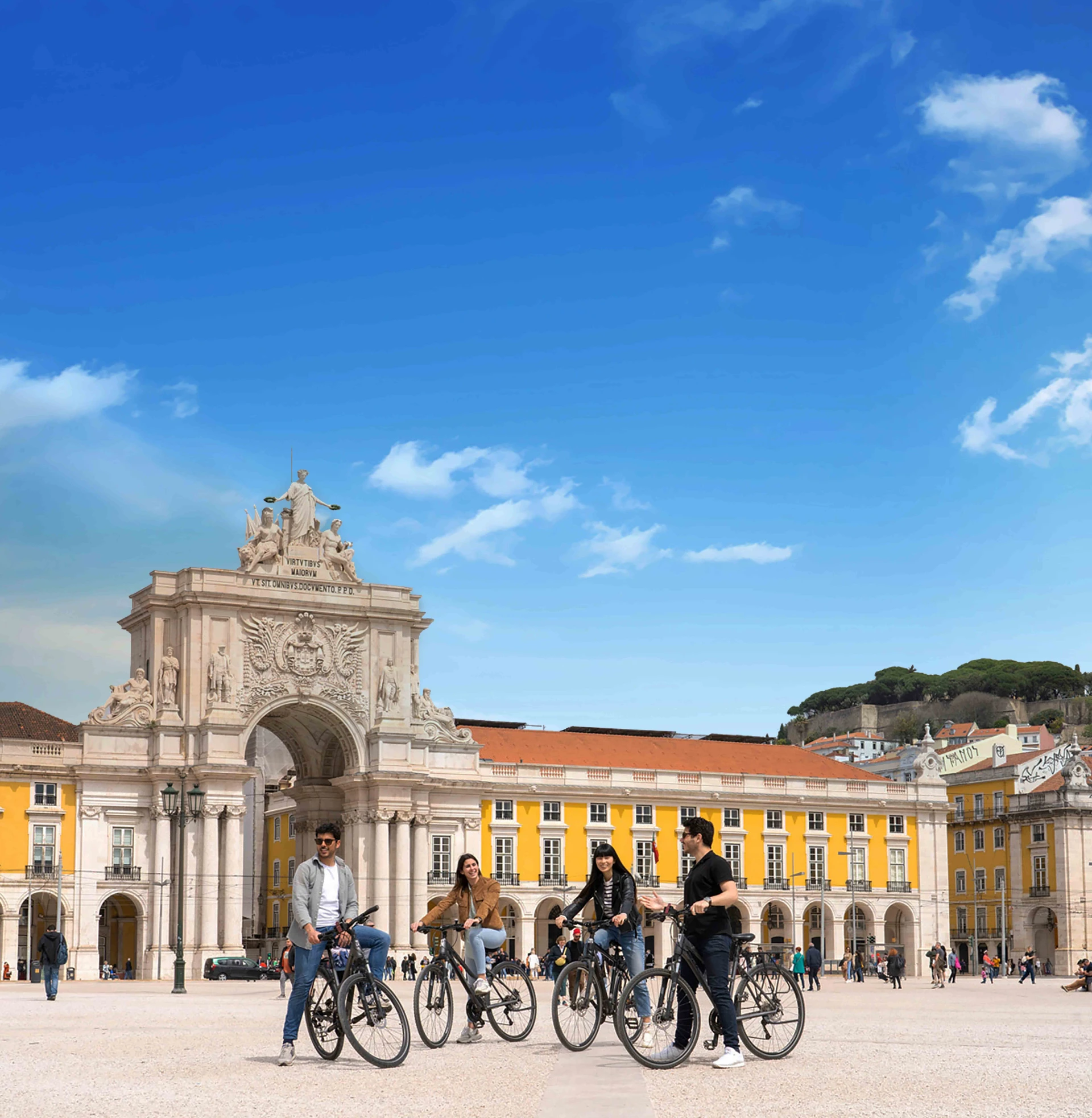 Private Tour: Lisbon 360º: Bike, Walk & Boat