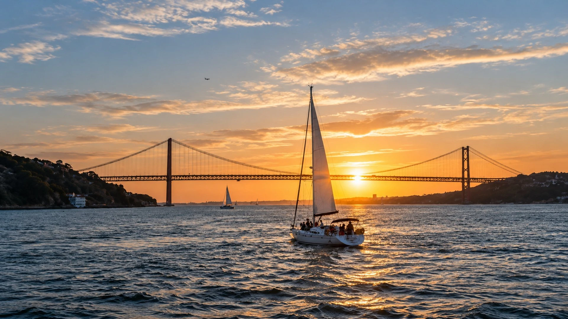 Lisbon Private Tour: Sunset Sailing & Alfama Tapas