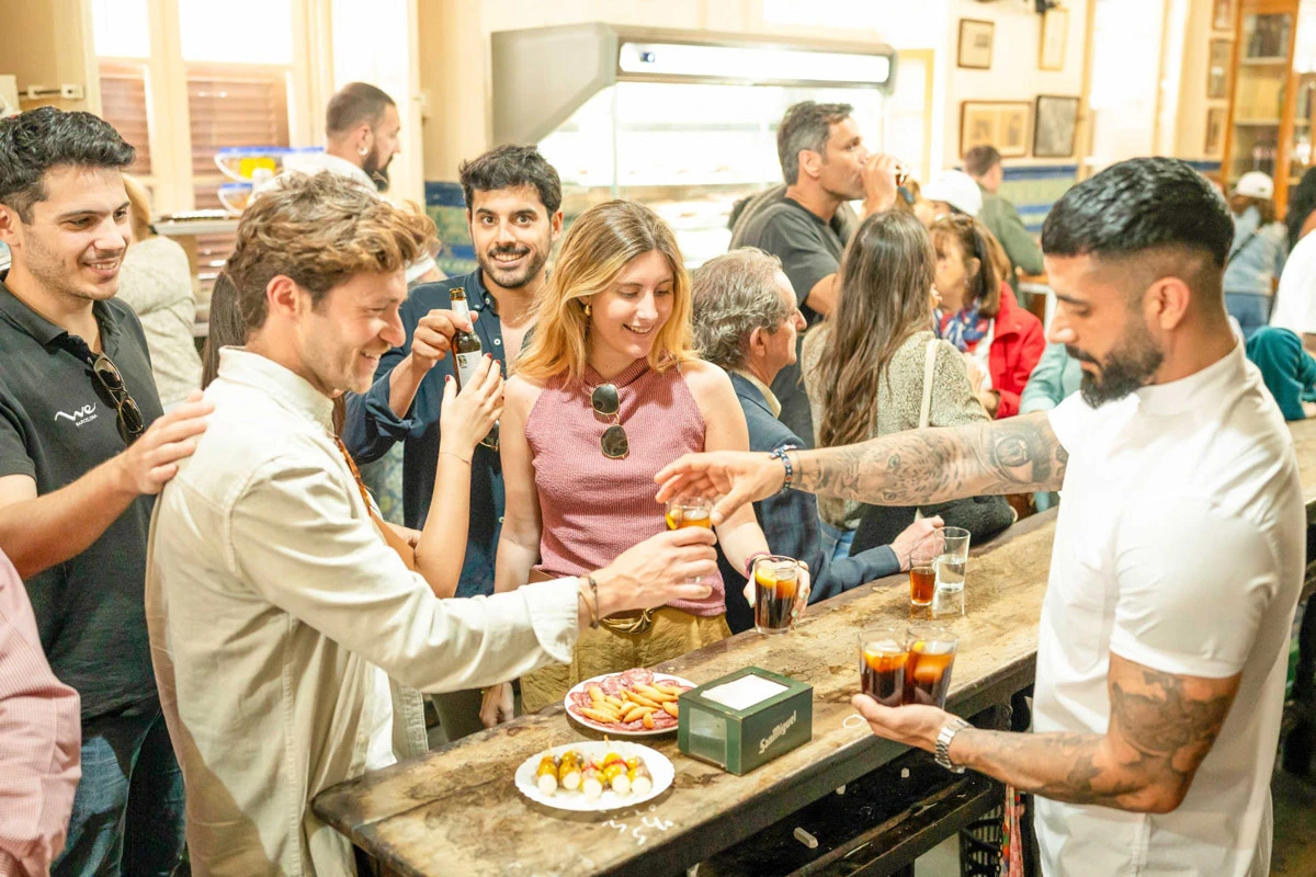 Málaga small group tour: tapas and wine tastings with rooftop terrace experience