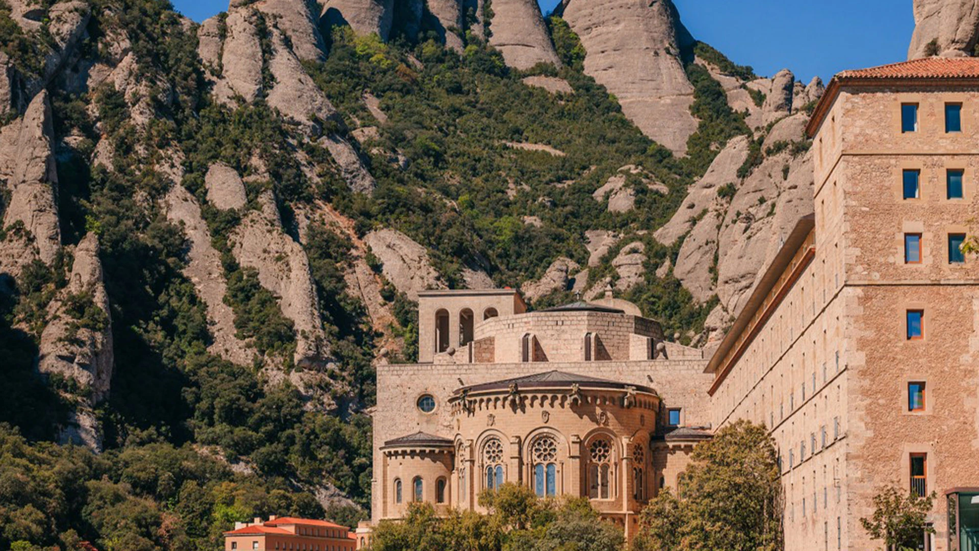 Private Tour: Montserrat Monastery & Hiking Experience