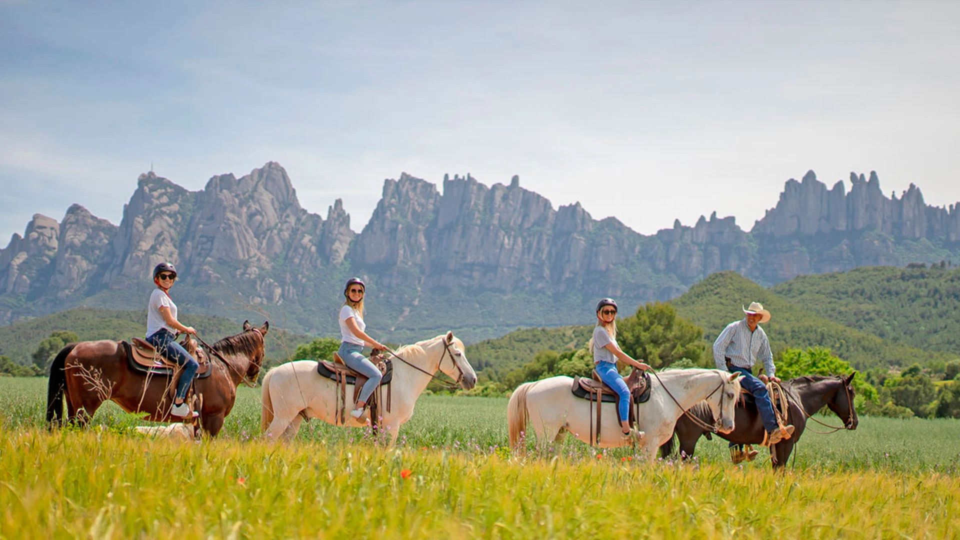 Private Tour: Montserrat's Monastery Visit & Horseback Riding