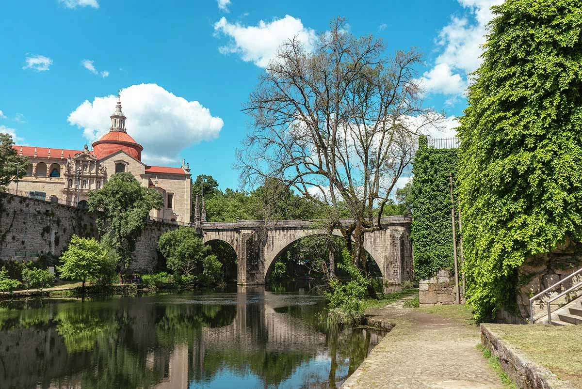 Porto Day Trip: Amarante and Wine Tasting Experience