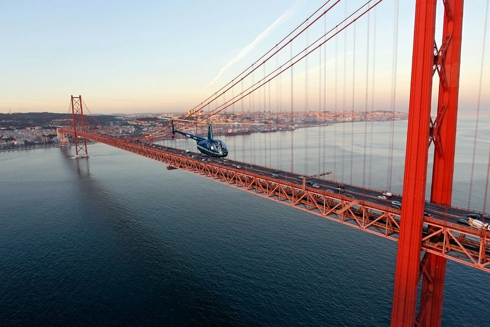 Private Tour: 360º Lisbon SkyWalk: Old Town Walking, Helicopter flight & Boat Trip