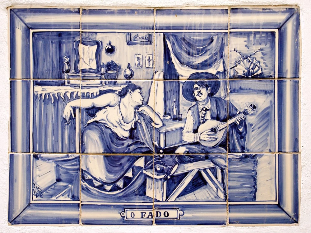 Private Tour: Fado and Food in Alfama Neighborhood
