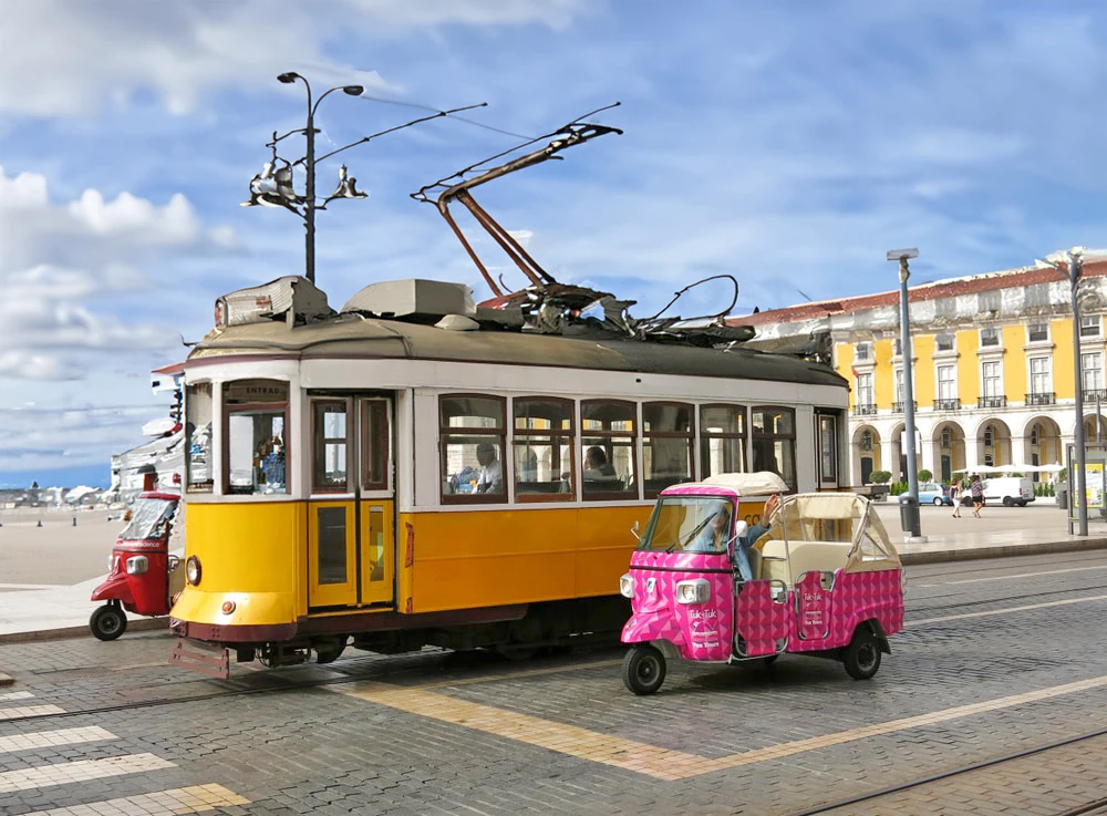 Private Tour: Lisbon 7 Hills in Tuk Tuk & Local Product Tastings