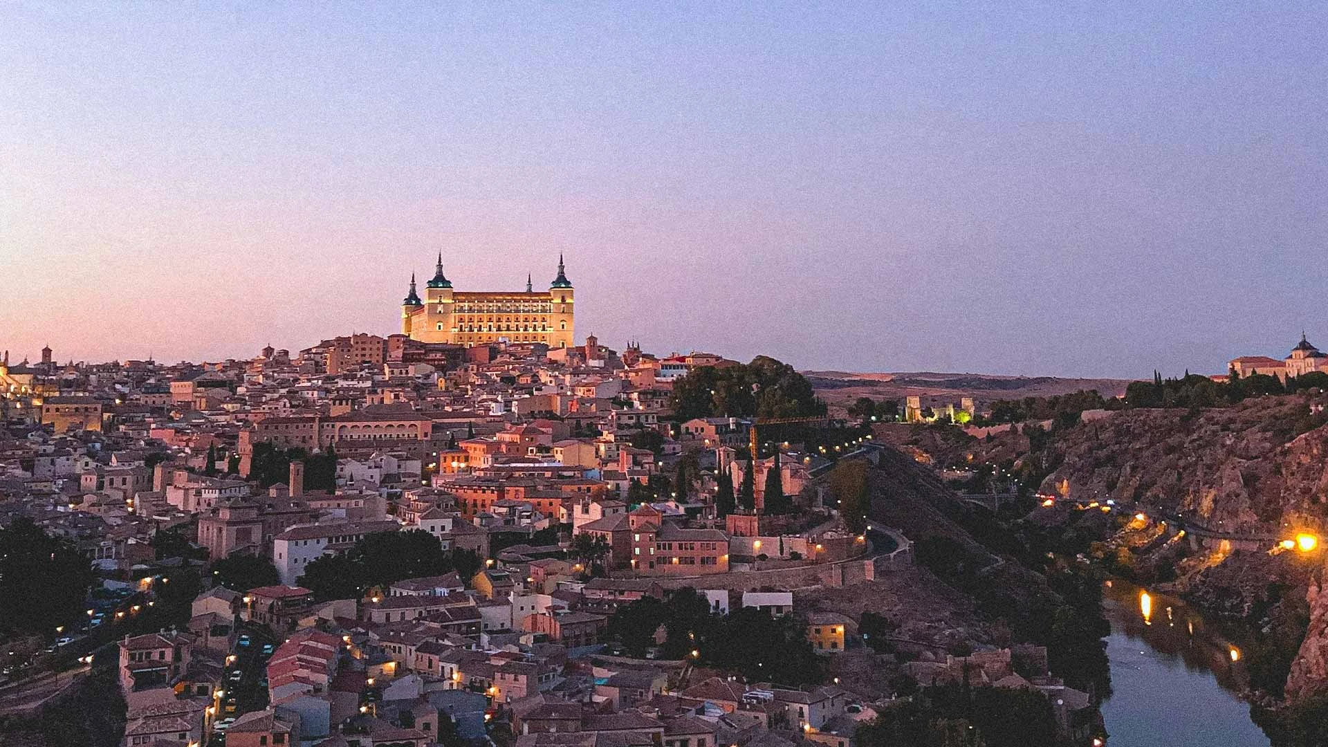 Private Tour: Toledo Night Tour Wine & Tapas from Madrid